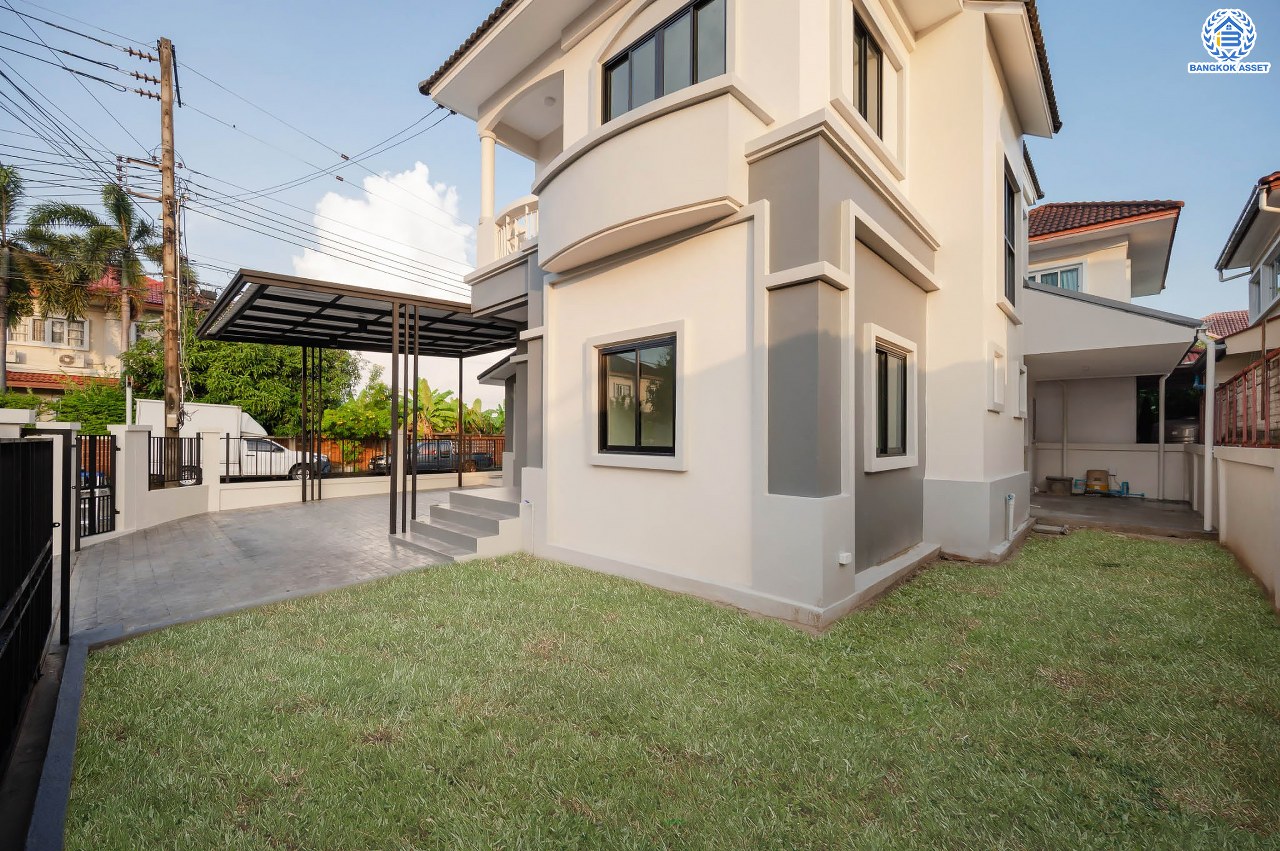 บ้านเดี่ยวมือสอง โครงการ ศศิธร บางบอน3 รองรับทุกความสุข เนื้อที่ 53.7 ตร.ว. ฟังก์ชัน 3 ห้องนอน 2 ห้องน้ำ 1 ห้องอเนกประสงค์ จอดรถได้ 2 คัน บนทำเลใกล้รถไฟฟ้าสายสีน้ำเงิน "สถานีหลักสอง" และจุดขึ้นทางด่วน "พระราม2" และ The Mall บางแค...